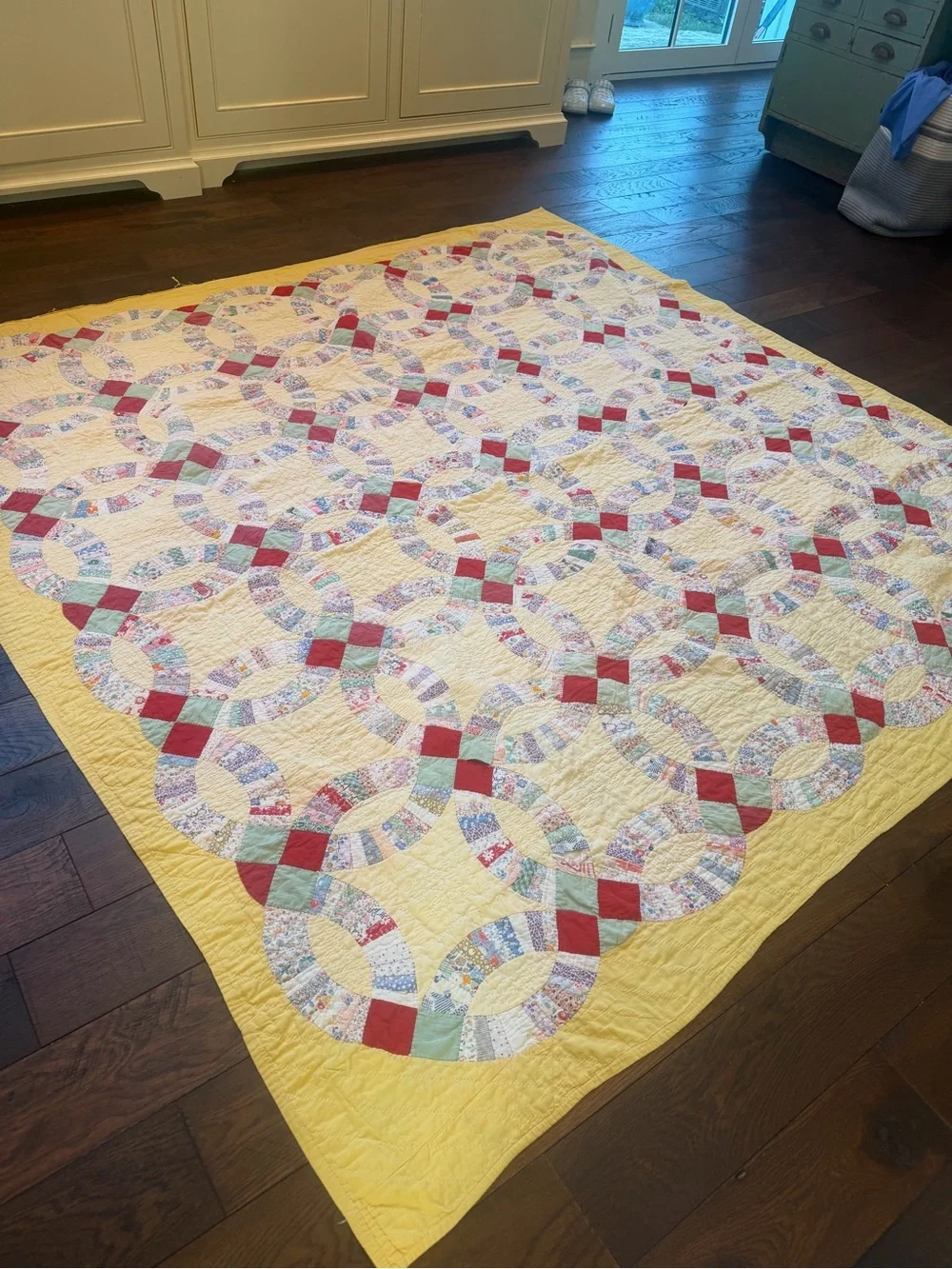 Yellow Double Wedding Ring Patchwork Quilt